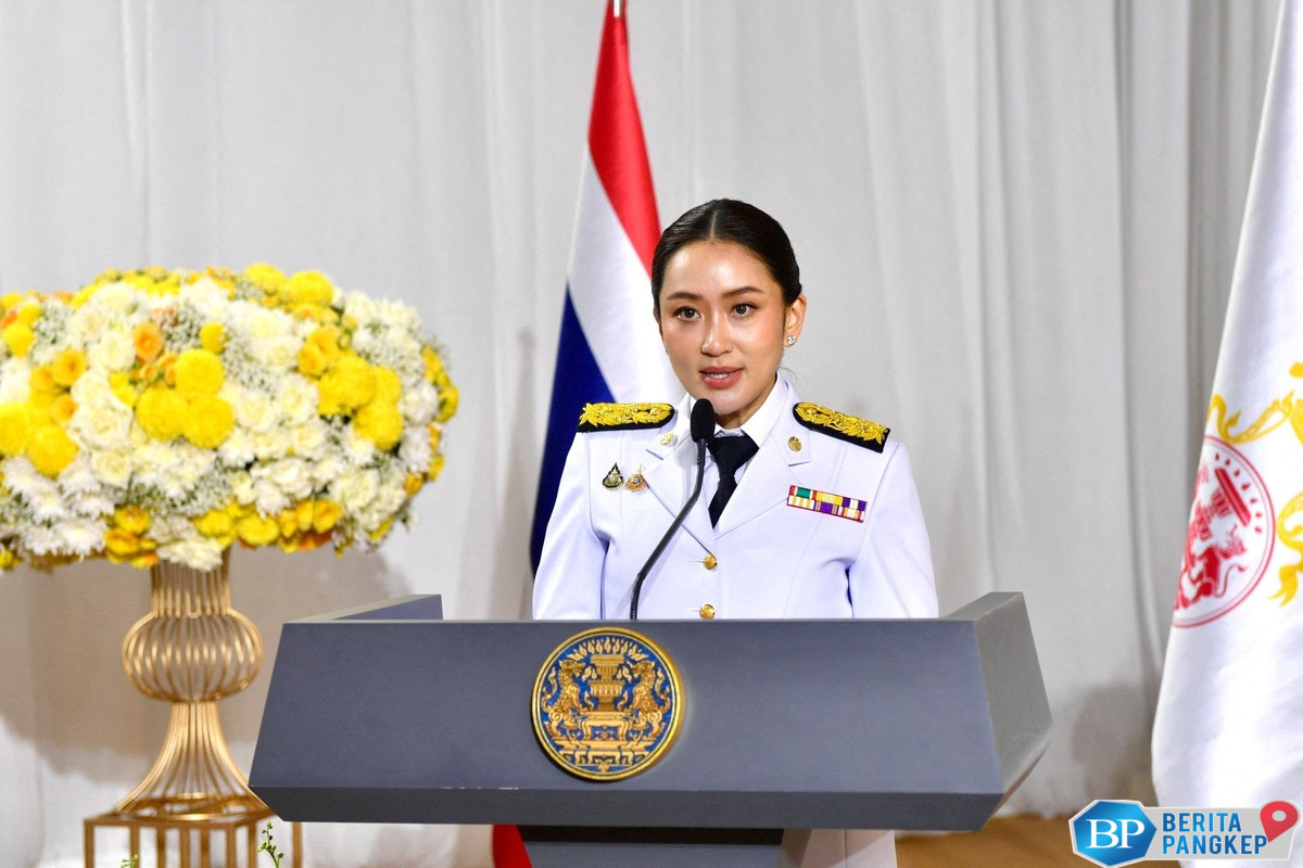 thailand-goncang-ganjing-pm-cantik-diminta-mundur