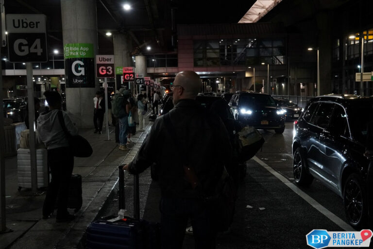 tok-trump-resmi-larang-warga-12-negara-masuk-amerika-serikat