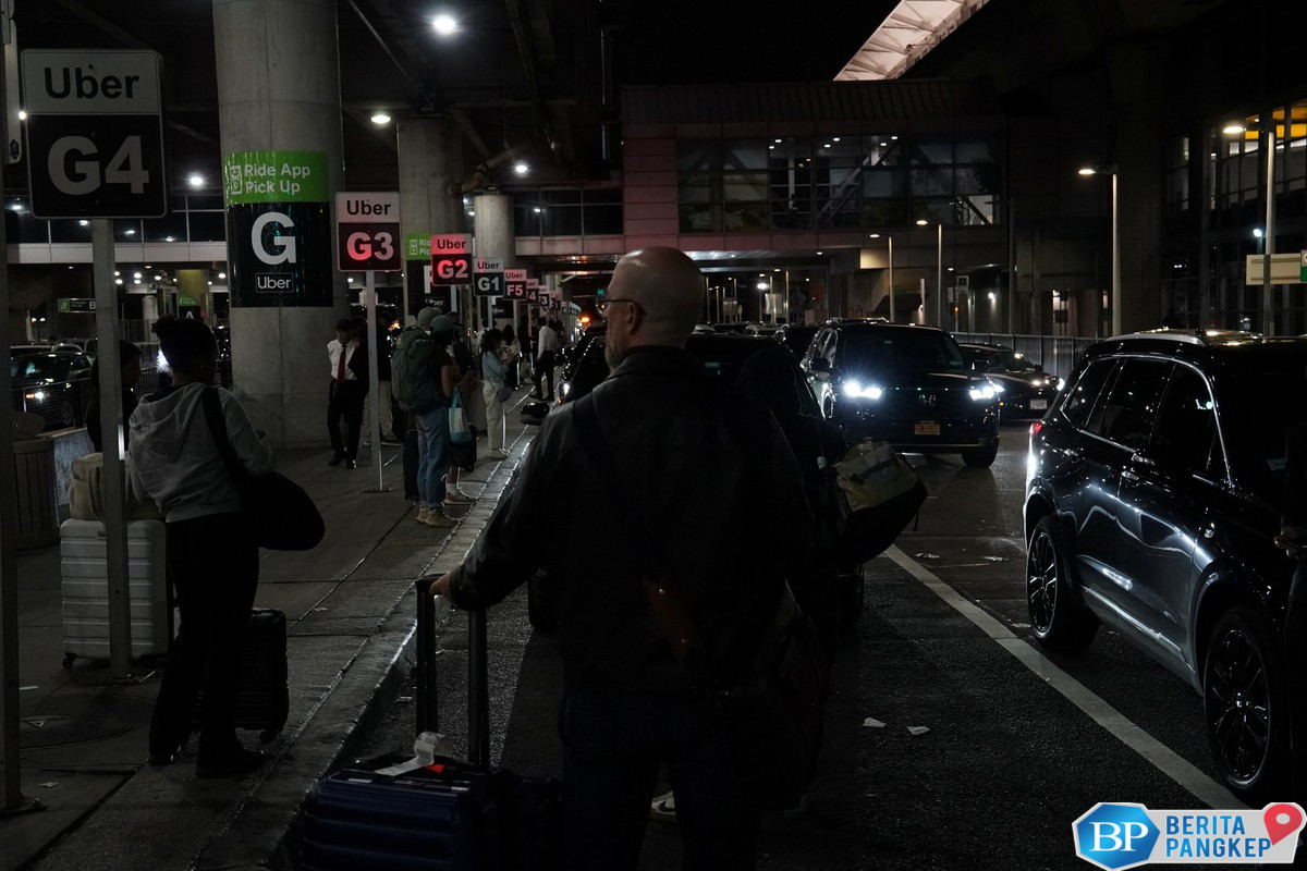 tok-trump-resmi-larang-warga-12-negara-masuk-amerika-serikat