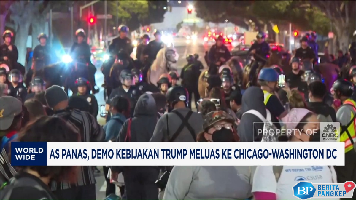 video-as-panas-demo-kebijakan-trump-meluas-ke-chicago-washington-dc