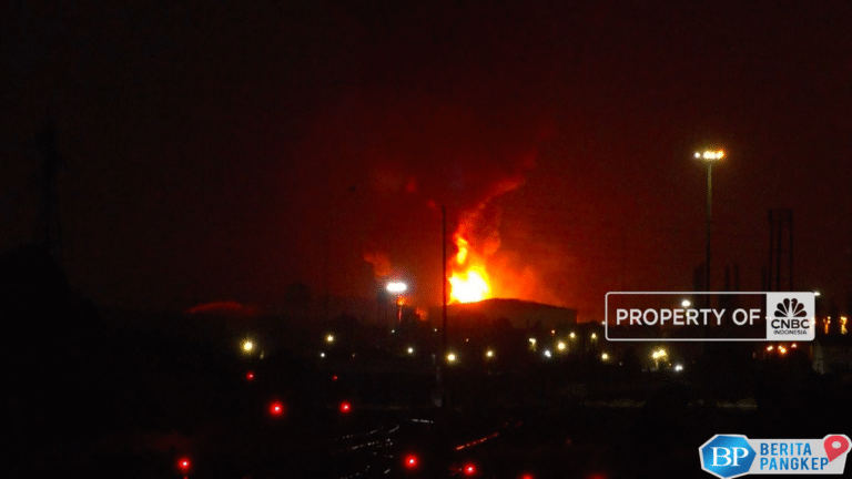 video-balas-serangan-israel-bombardir-kilang-minyak-iran