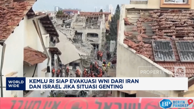 video-kemlu-siap-evakuasi-wni-dari-iran-dan-israel-jika-situasi-genting