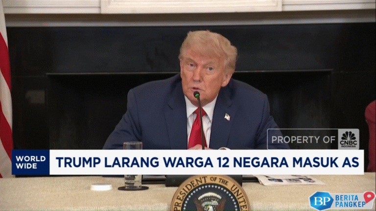 video-trump-larang-warga-12-negara-masuk-as