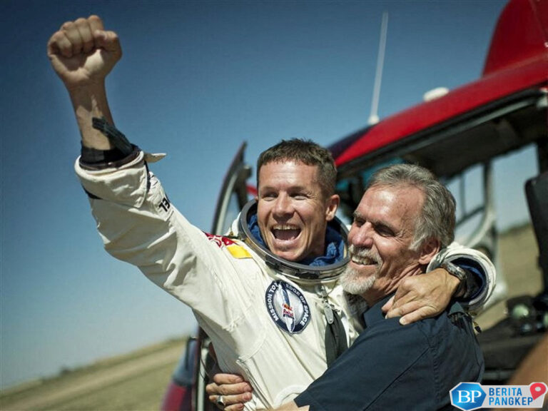 atlet-ekstrem-penerjun-dari-tepi-angkasa-tewas-saat-terbang-paralayang