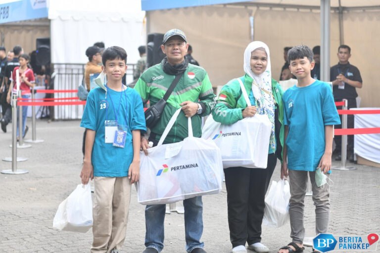 bantu-perlengkapan-sekolah-anak-ojek-pertamina-berdayakan-umkm-lokal