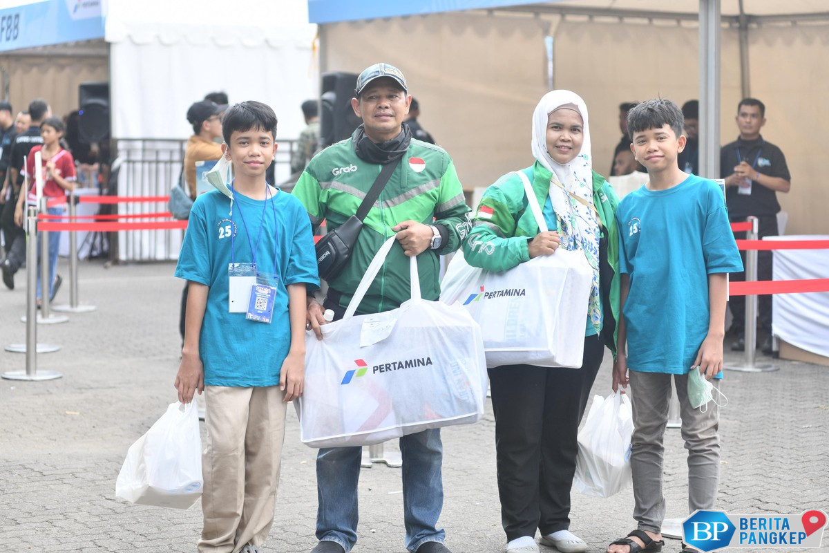 bantu-perlengkapan-sekolah-anak-ojek-pertamina-berdayakan-umkm-lokal