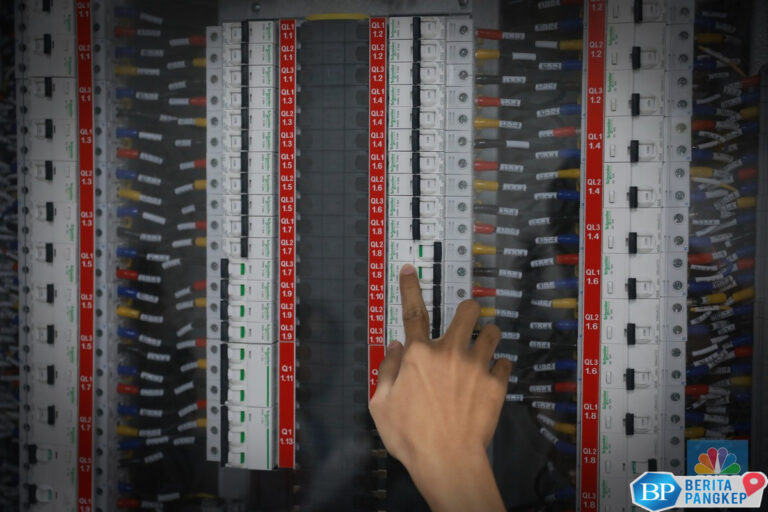 bei-gembok-perdagangan-emiten-terbesar-ke-4-di-bursa-ada-apa