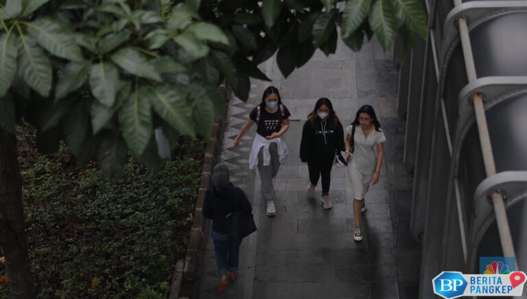 fakta-terbaru-4929-juta-warga-ri-kerja-cuma-1-35-jam-per-minggu