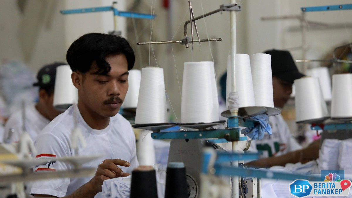 gak-main-main-ini-efek-ekonomi-banjir-pekerja-informal-di-ri
