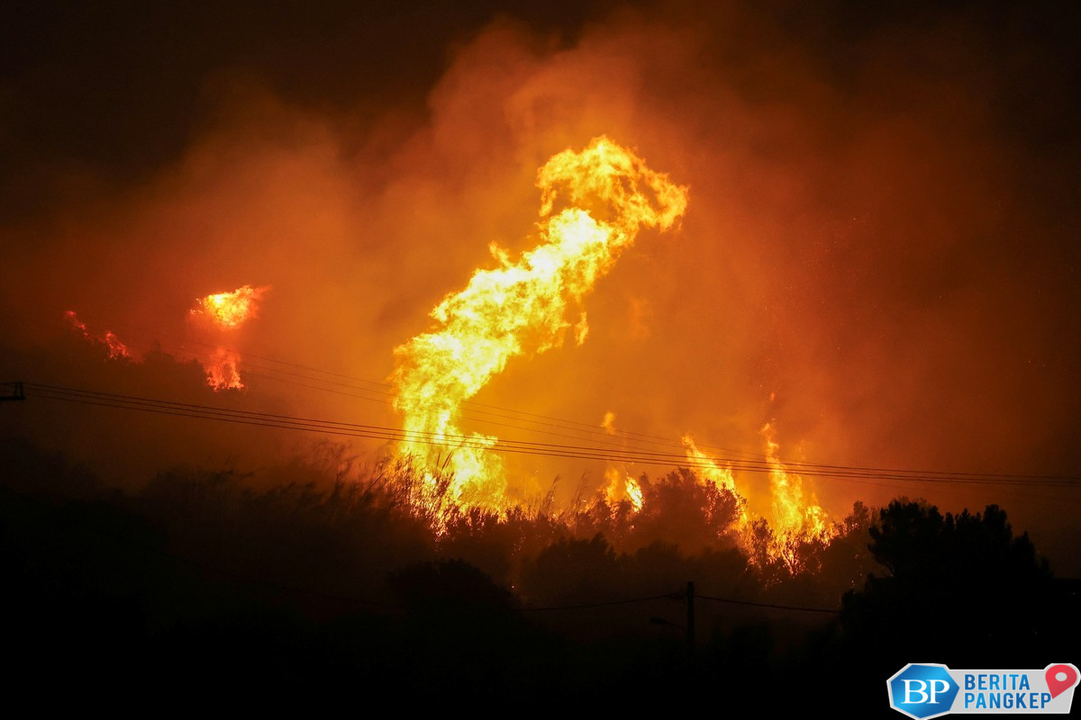 malapetakan-hantam-negeri-dewa-dewi-daratan-jadi-lautan-api