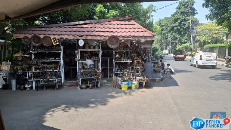 pasar-barang-antik-di-menteng-sepi-ditinggal-pembeli-pedagang-nangis