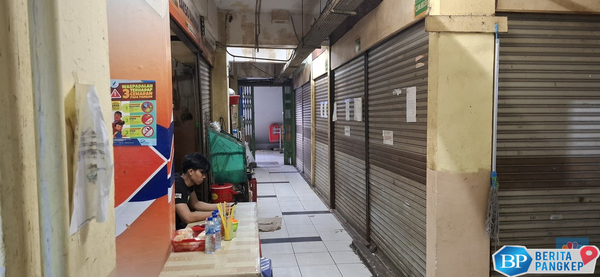pasar-kramat-jati-sepi-banyak-kios-tutup-pembeli-satu-per-satu-hilang