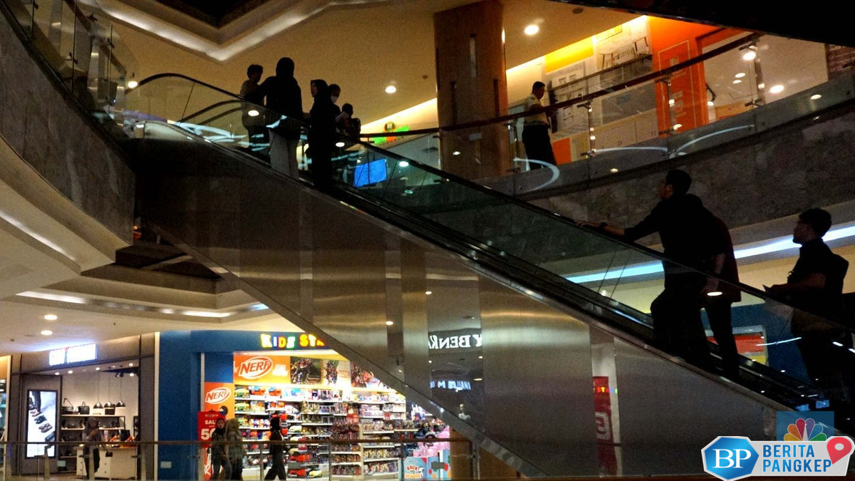 penampakan-mal-terkini-saat-ri-digempur-fenomena-rojali-rohana