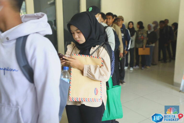 posisi-sales-dan-admin-paling-diminati-di-job-fair-segini-gajinya