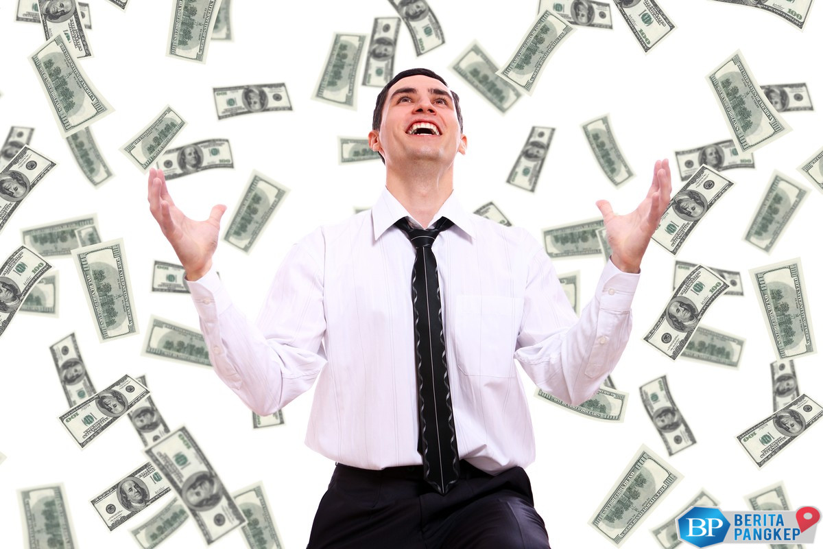 pria-ini-mendadak-jadi-miliuner-dua-kali-dalam-sehari-ada-apa