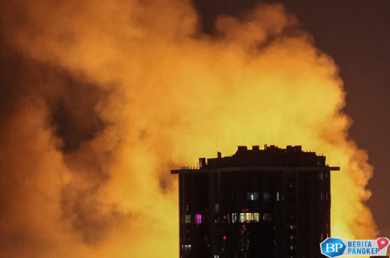 putin-ngamuk-rusia-tembak-550-rudal-drones-ke-kyiv-ukraina