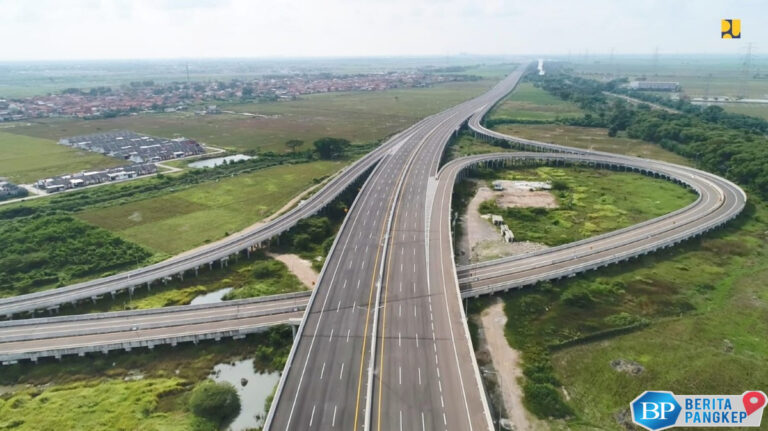 tol-cibitung-cilincing-disebut-mahal-truk-logistik-pilih-lewat-sini