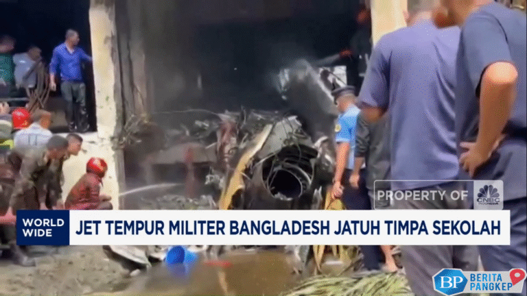 video-jet-tempur-militer-bangladesh-jatuh-timpa-sekolah-19-tewas