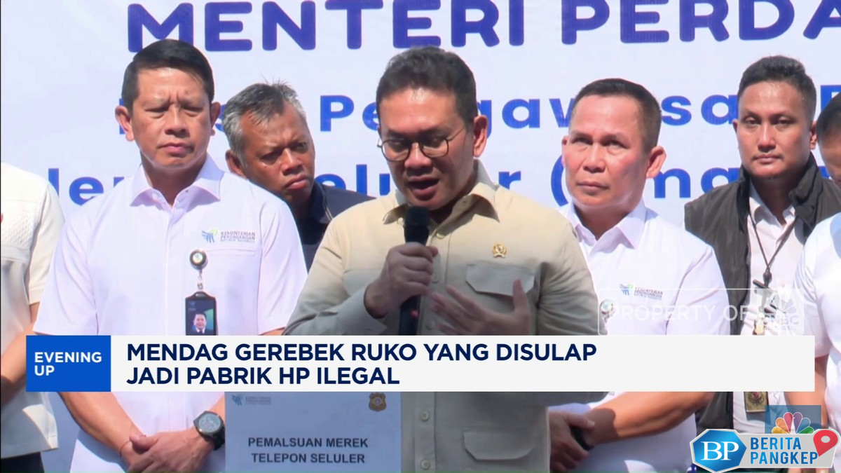 video-mendag-grebek-ruko-rakitan-hp-ilegal-senilai-rp176-miliar