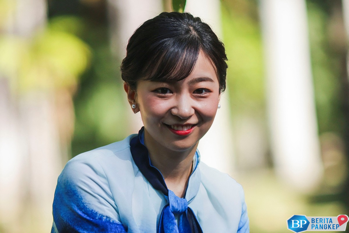 viral-princess-jepang-ketiduran-saat-naik-pesawat-kelas-ekonomi