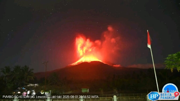3-gunung-di-ri-kompak-erupsi-masyarakat-diminta-waspada