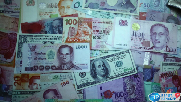 asia-jadi-lautan-merah-rupiah-yuan-hingga-ringgit-kebakaran