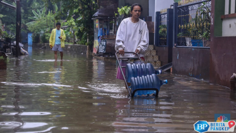 awas-hujan-lebat-hantam-ri-bmkg-warning-angin-kencang-di-lokasi-ini