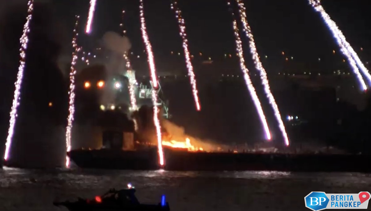 bencana-di-festival-kembang-api-yokohama-5-pekerja-lompat-ke-laut