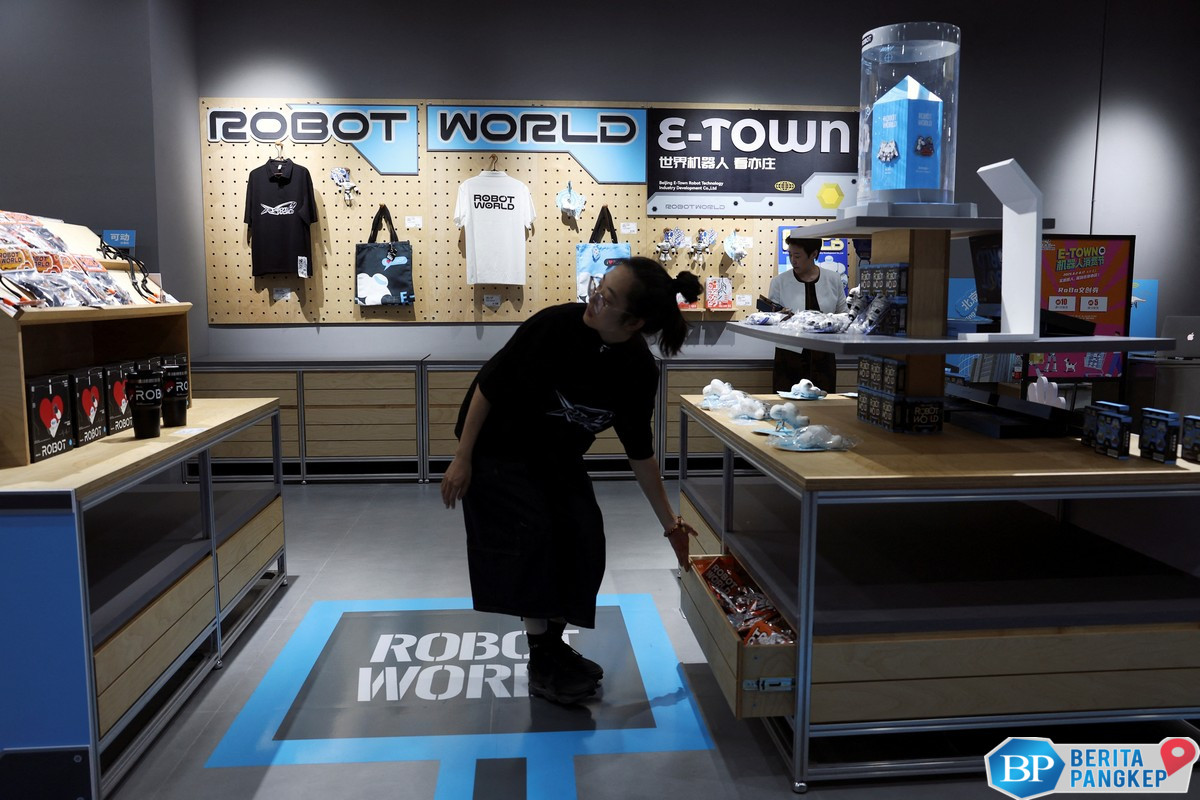 china-resmikan-toko-robot-pertama-dunia-ada-robot-albert-einstein