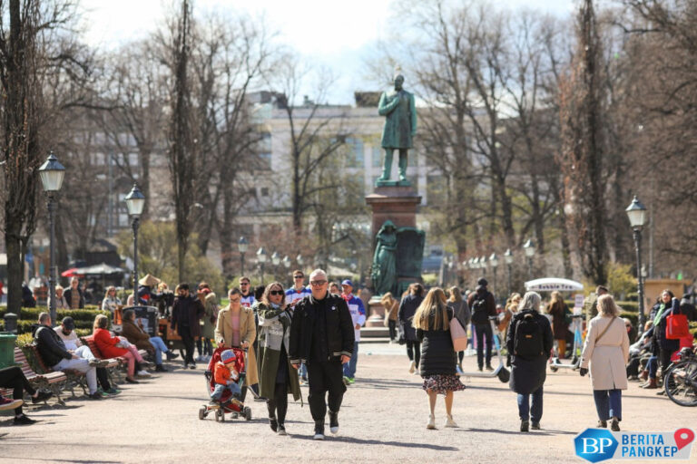 dunia-terbalik-negara-dingin-nordik-meleleh-rusa-kutub-sekarat