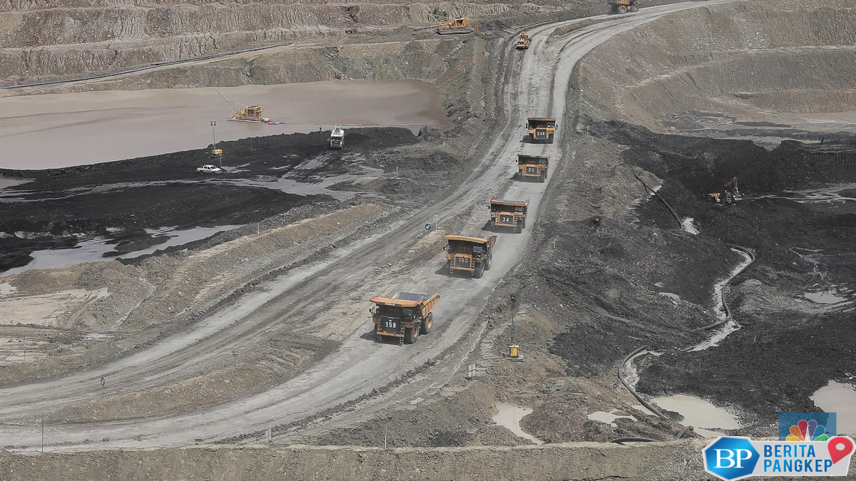 gak-cuma-mineral-rusia-diam-diam-minat-tambang-batu-bara-ri