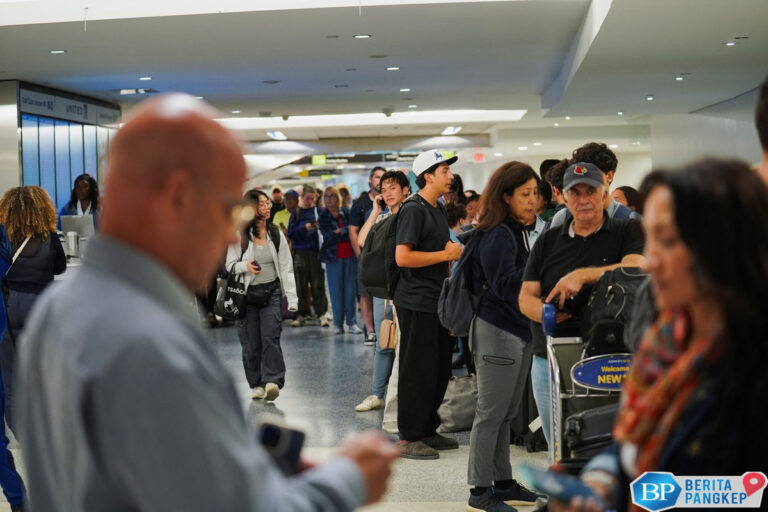 gangguan-sistem-united-airlines-bikin-ribuan-penumpang-terlantar