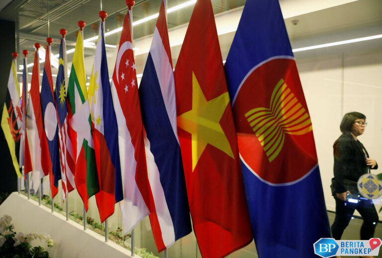 kabur-dari-china-banyak-yang-pindah-ke-tetangga-ri