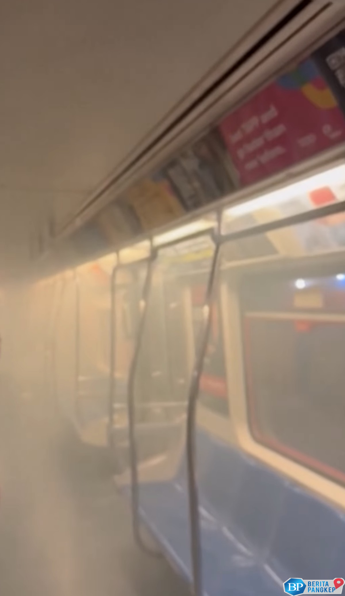 kereta-komuter-kebakaran-satu-gerbong-dievakuasi