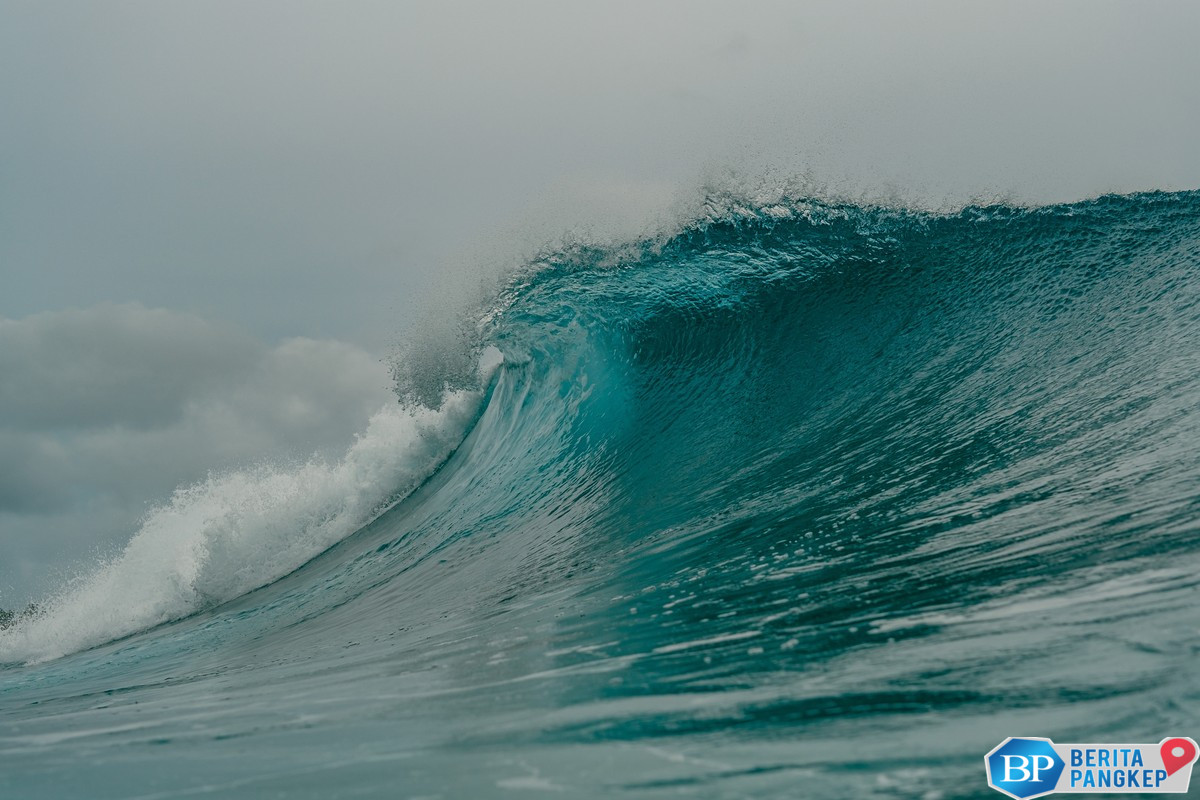 kesaksian-korban-tsunami-100-meter-di-ambon-ribuan-warga-digulung-air