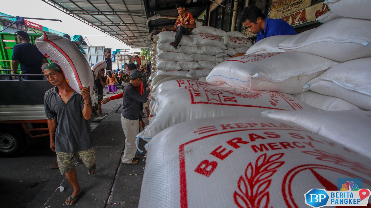 pedagang-beras-pasar-induk-cipinang-mendadak-takut-berjualan-ada-apa