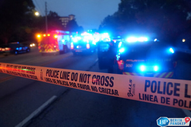 potret-penembakan-mencekam-di-kampus-polisi-tewas-seketika-1