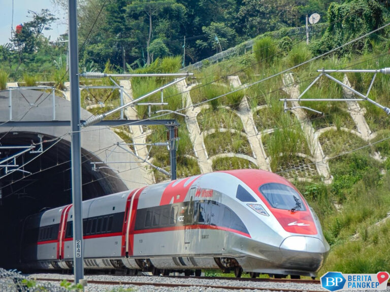 tiket-kereta-cepat-whoosh-diskon-50-cek-syaratnya