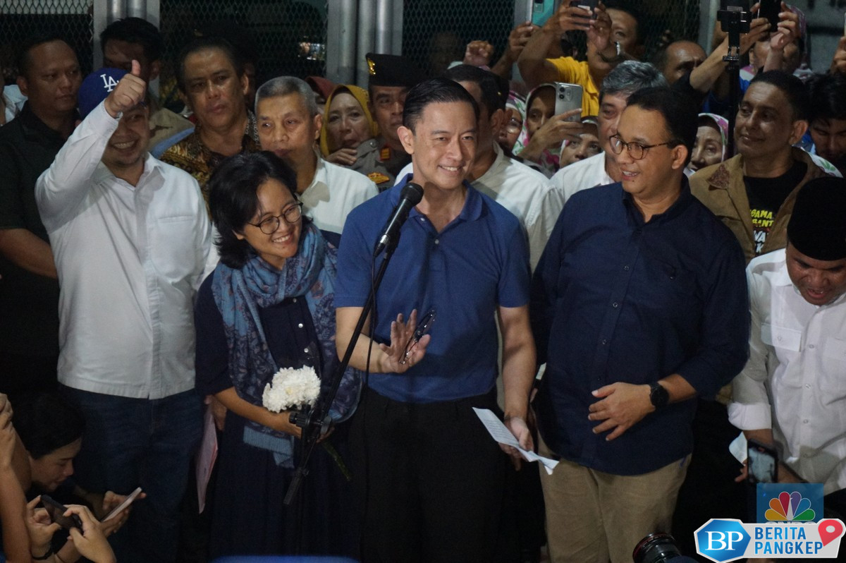 tom-lembong-keluar-rutan-cipinang-ini-ucapan-pertamanya-nasihat-anies-2