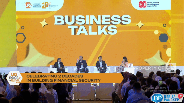 video-curi-ilmu-sukses-chairul-tanjung-dan-emil-dardak-di-lps-festival