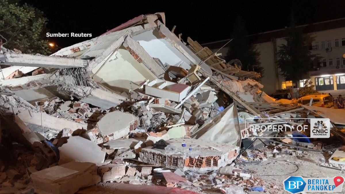 video-detik-detik-mencekam-gempa-m61-guncang-turki-bangunan-roboh