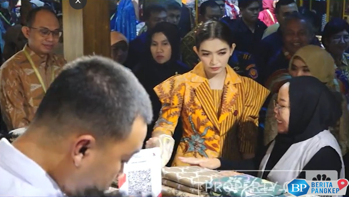 wow-152458-pengunjung-pantau-karya-kreatif-indonesia-2025